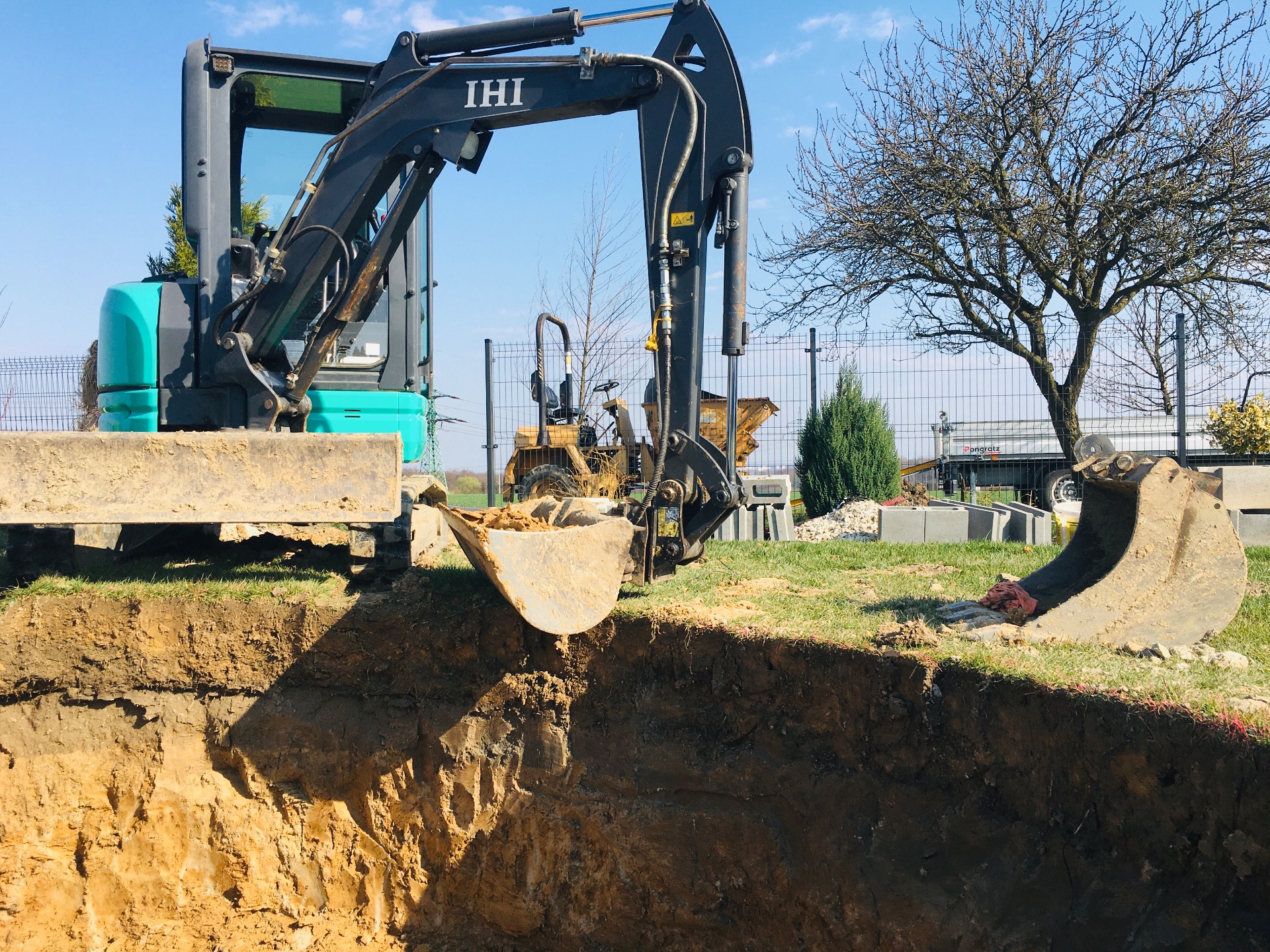 výkop bazénu