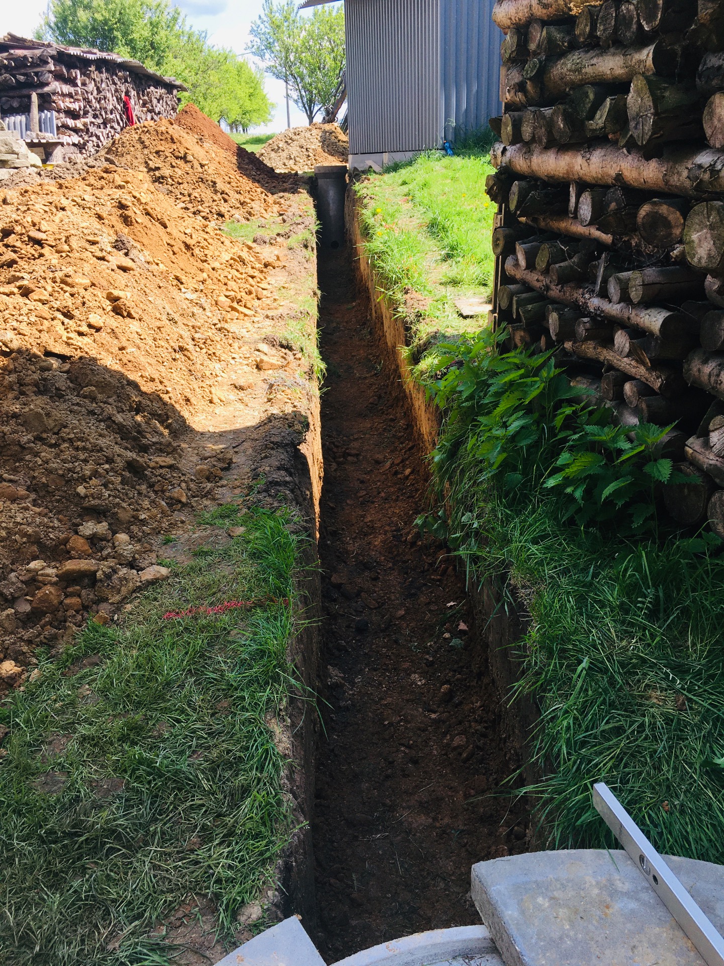 výkop pro kanalizaci